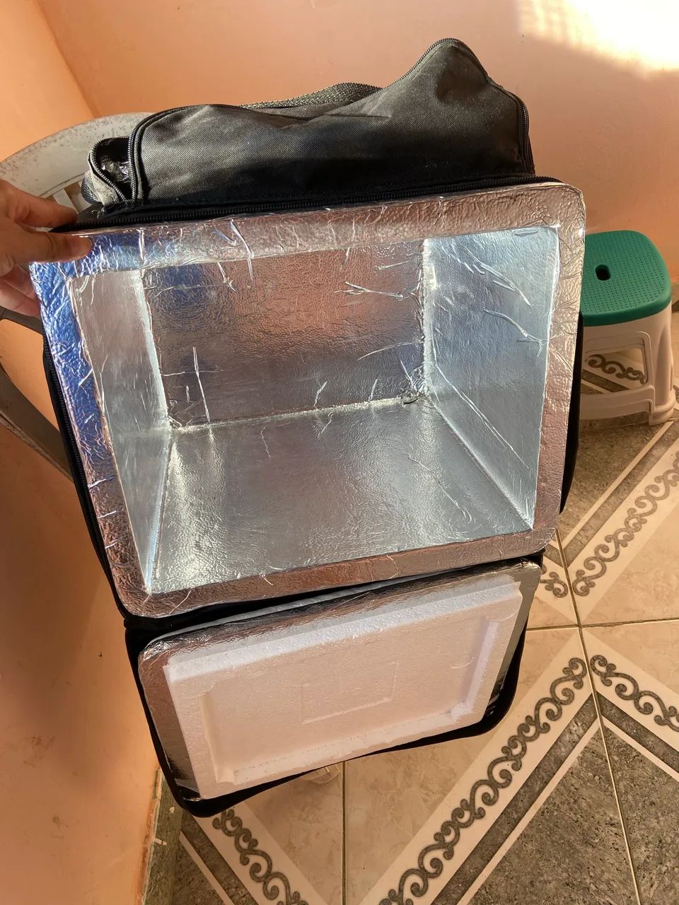 Vendo mochila de entrega toda conservada 200  reais ? - Foto 2