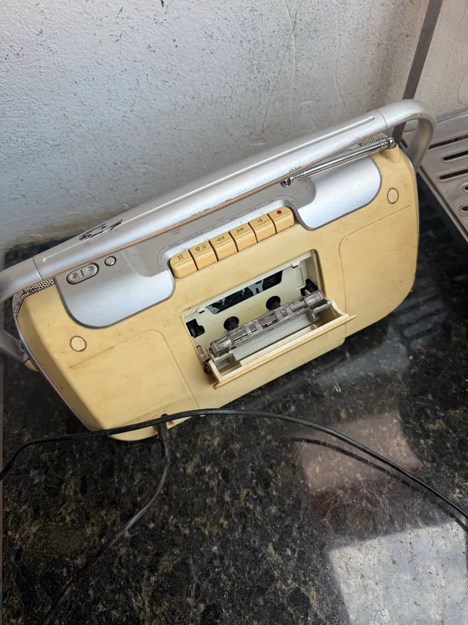 Rádio Sony antigo  - Foto 4