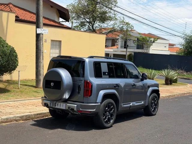 Denza B5 4WD, foto 3 de 13
