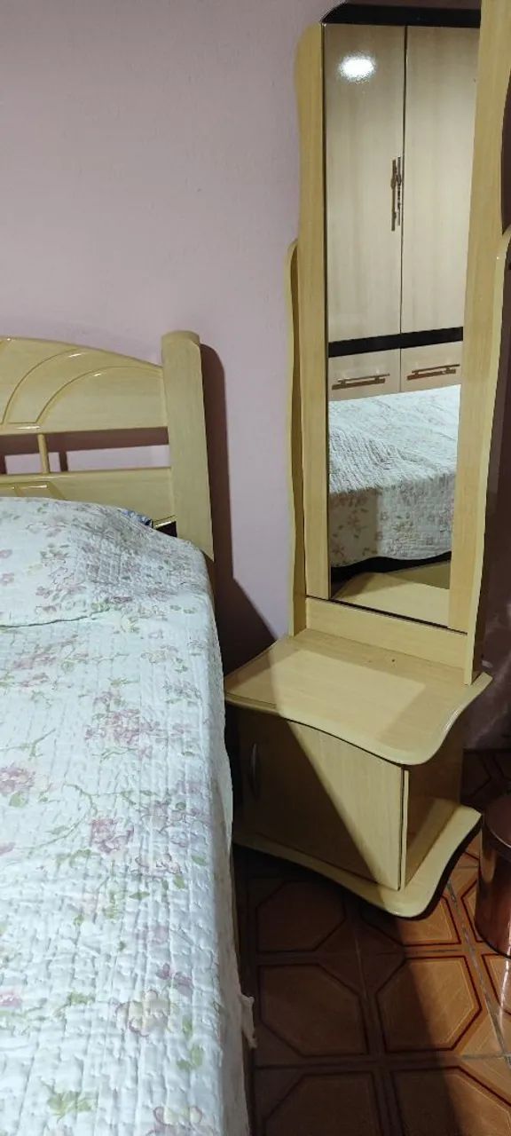 Cama solteiro, mesa lateral, espelho  - Foto 5