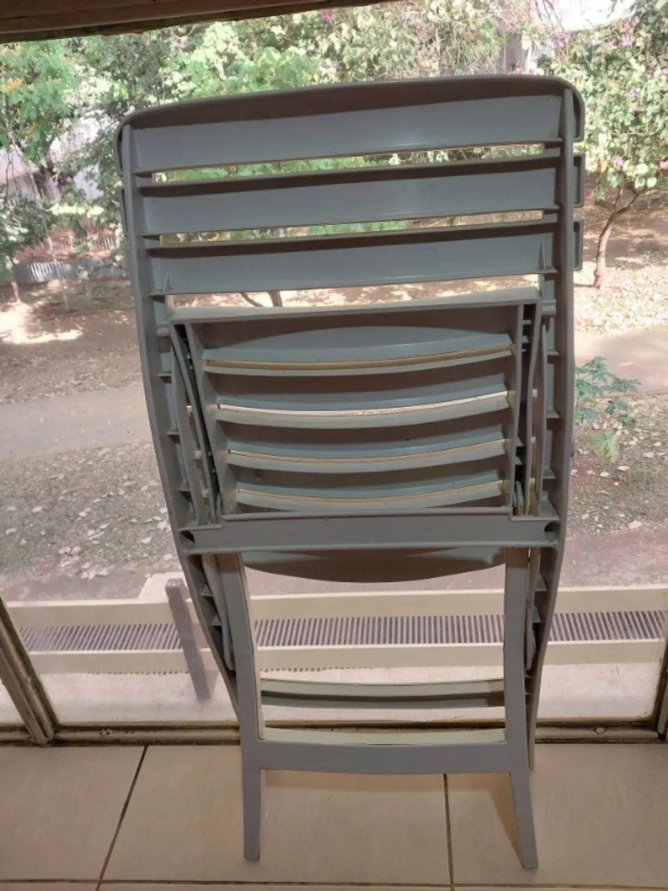 Cadeira dobrável branca - Foto 2