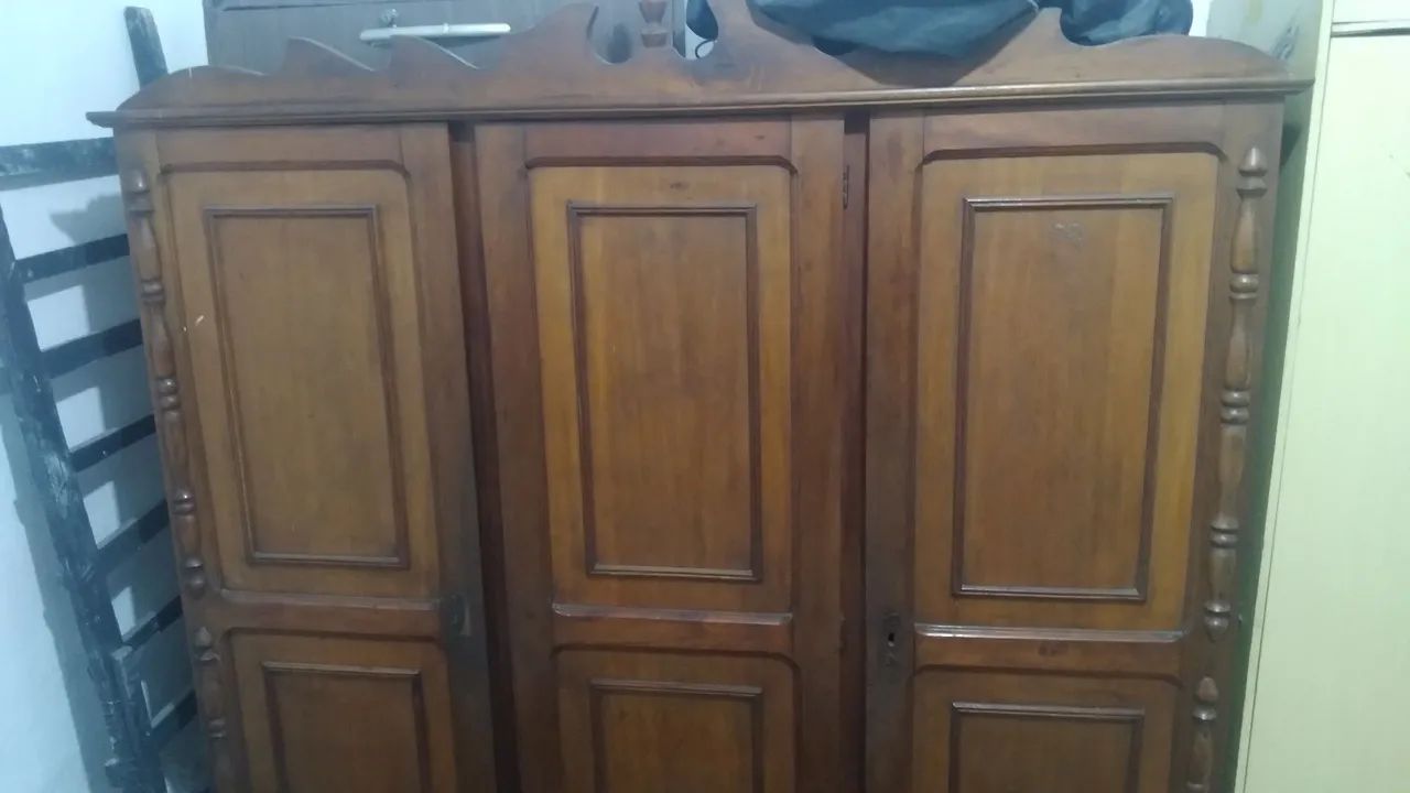 Guarda roupa antigo - Foto 2