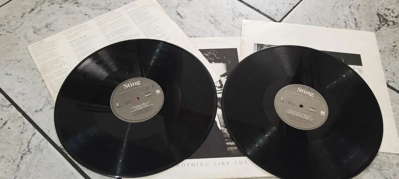 VENDO DISCO DE VINIL STING NOTHINH LIKE THE SUN - Foto 5