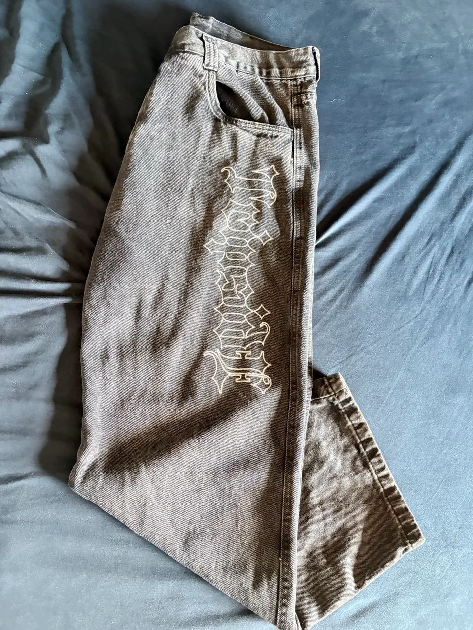 calça jeans preta. peça unica, tamanho 44 