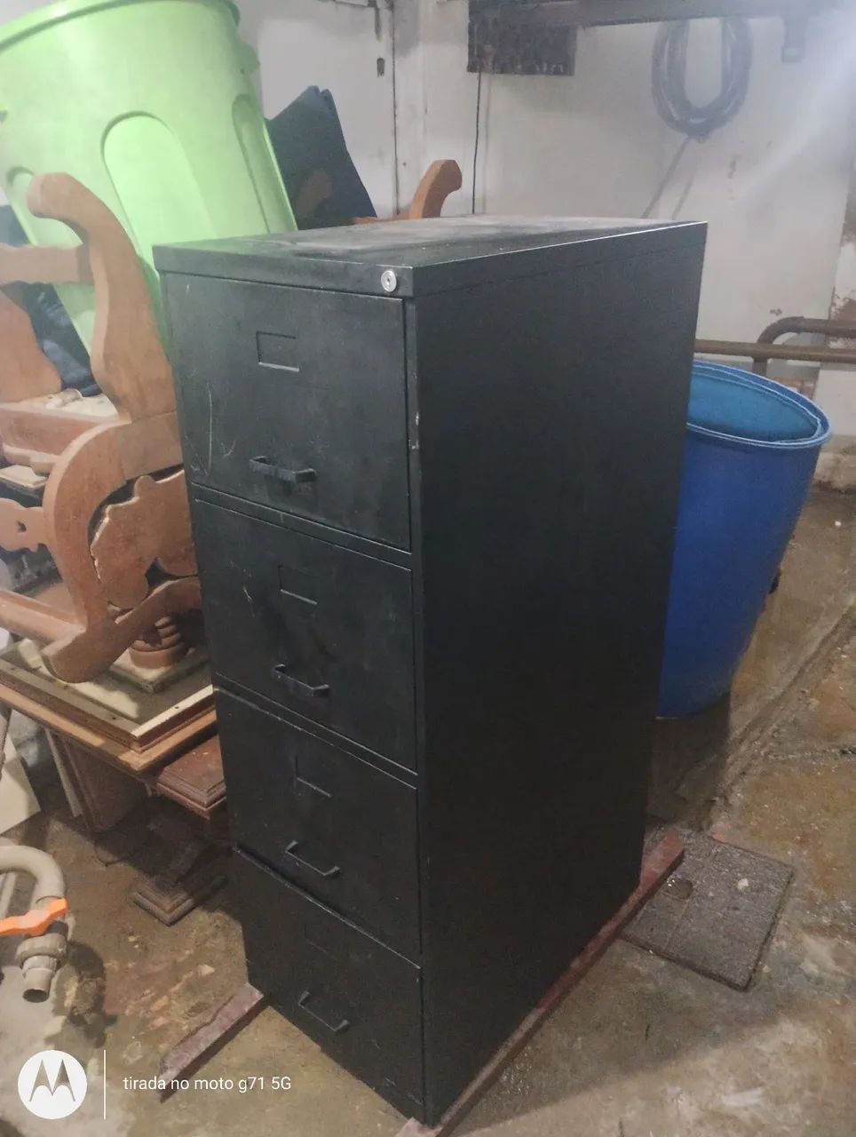 Armário de escritório altura 1,33 largura 46