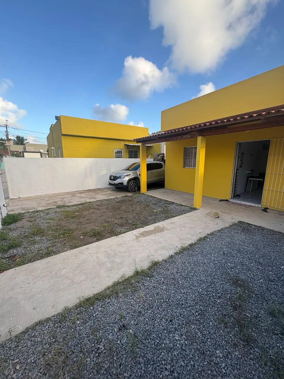 ALUGO CASA EM PRAIA AZUL