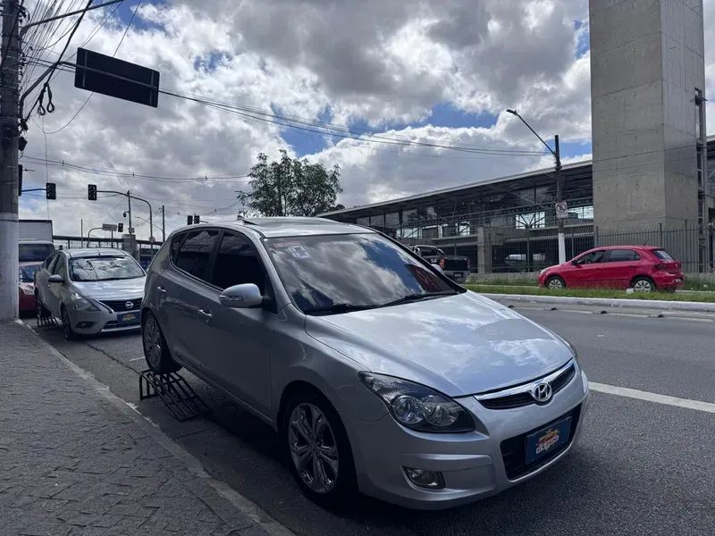 Hyundai i30 2.0 16V 145cv 5p Aut., foto 3 de 10