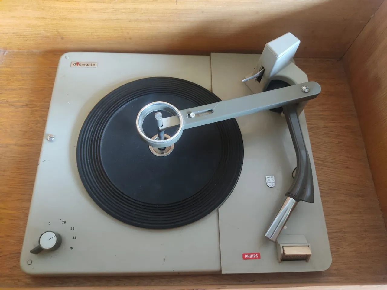 Radiola Philips década de 70 - Foto 5