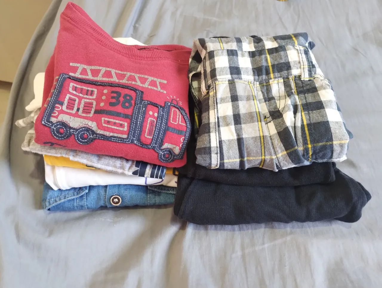 Kit com 9 roupas infantis 
