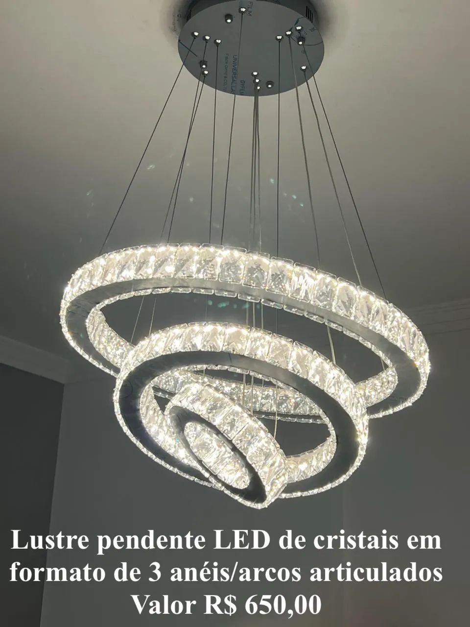 Lustre pendente LED de cristais em formato de 3 anéis/arcos articulados 