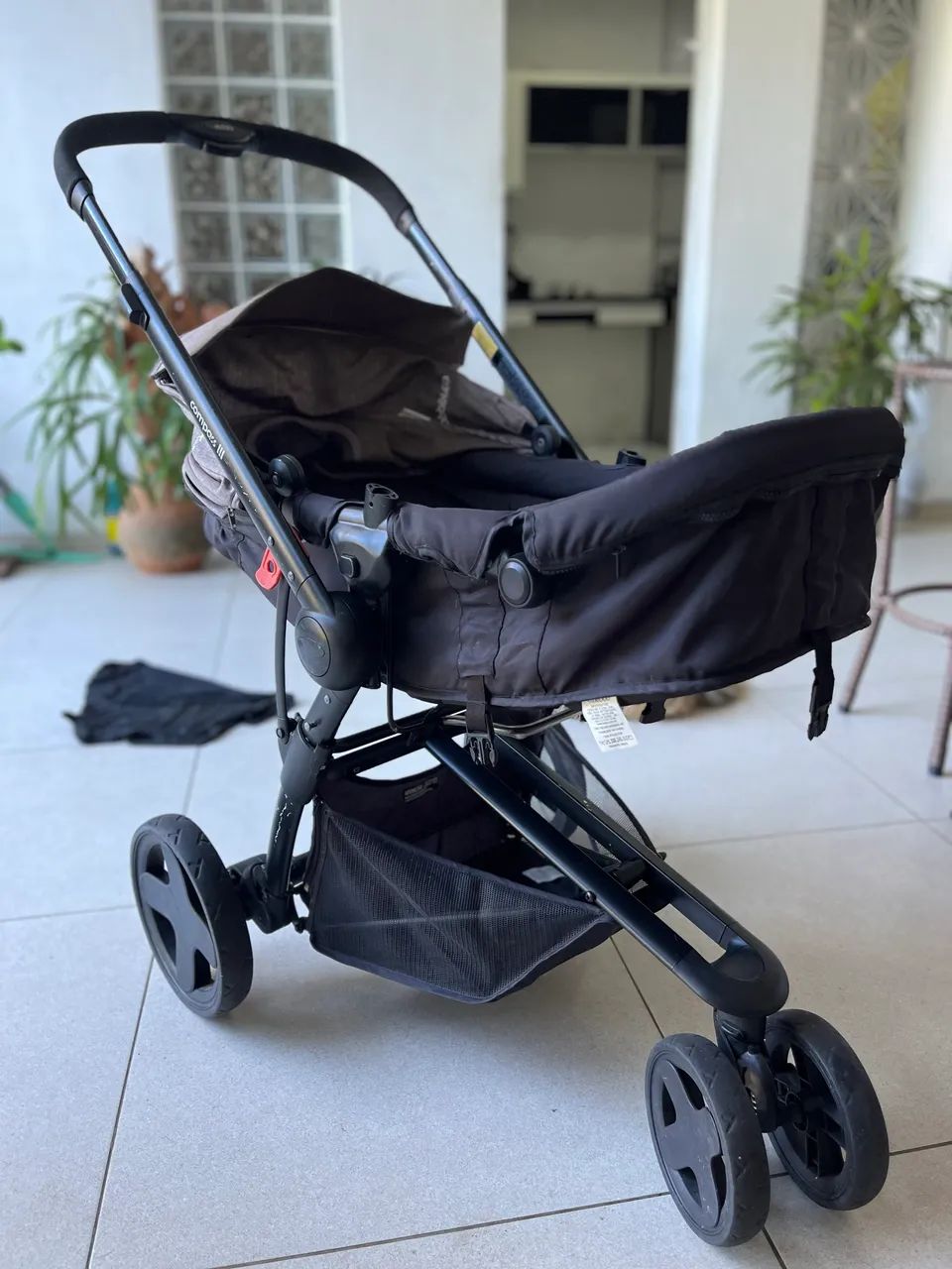 Combo Bebê: Carrinho Kiddo Compass III + Cercado Burigotto