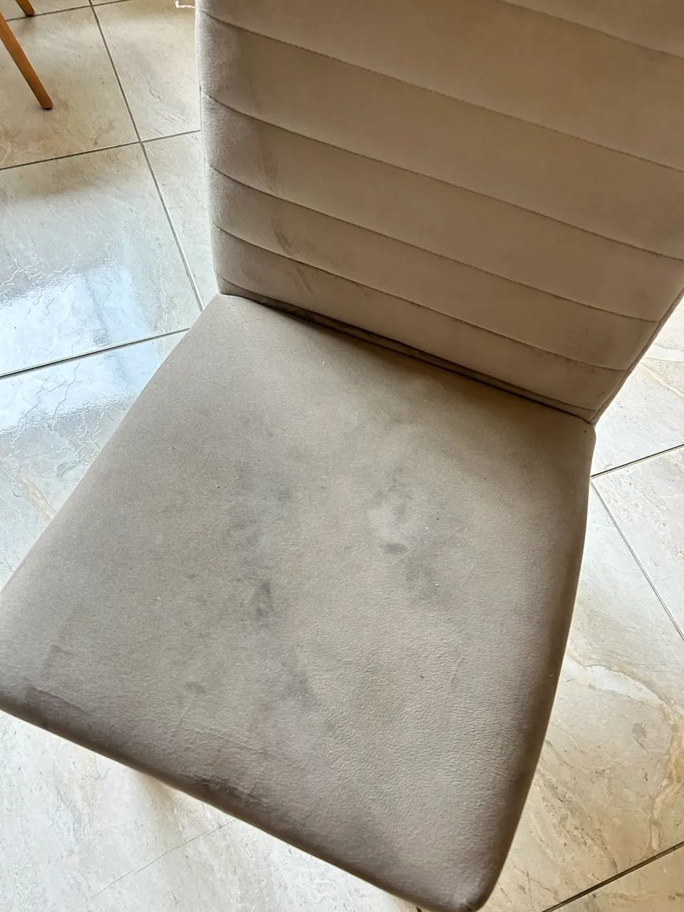 Conjunto 4 cadeiras - precisam de limpeza e ajustes - Foto 2