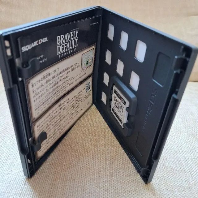 Bravely Default ? Nintendo 3DS + Manual e Panfletos - Foto 2