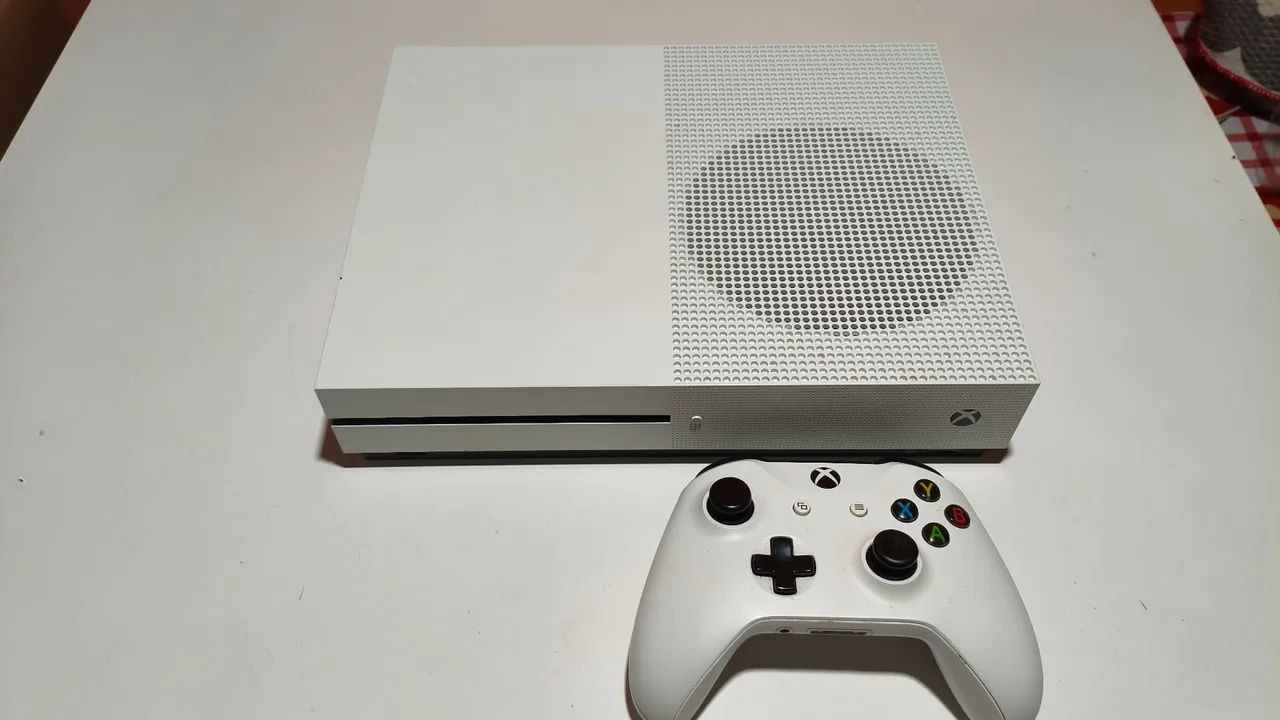 XBOX ONE S 1TB