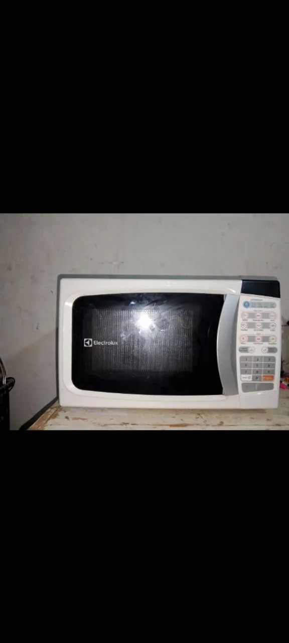 Microondas Eletrolux de 20 litros 