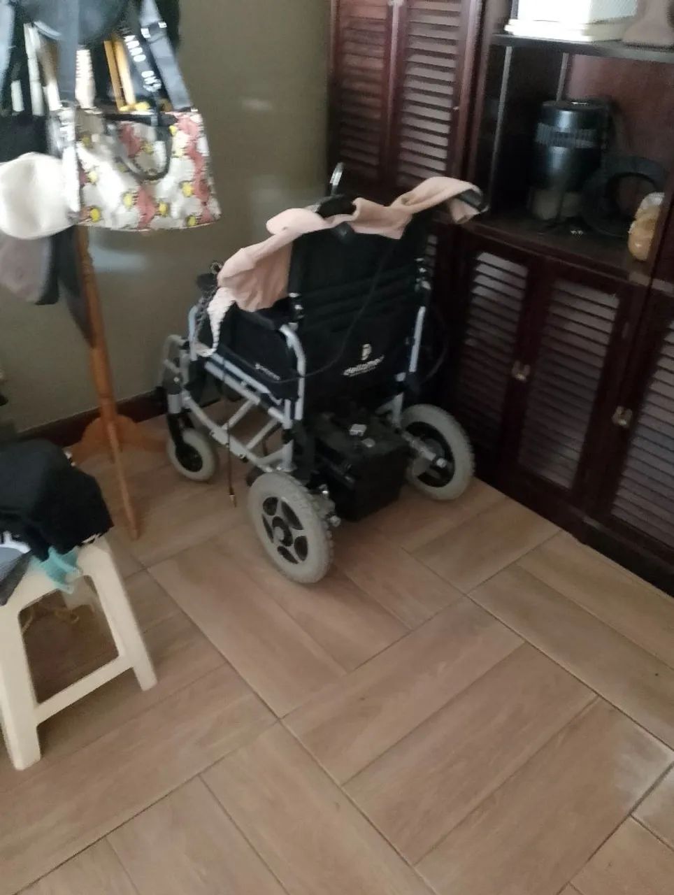 Cama e cadeira  - Foto 2