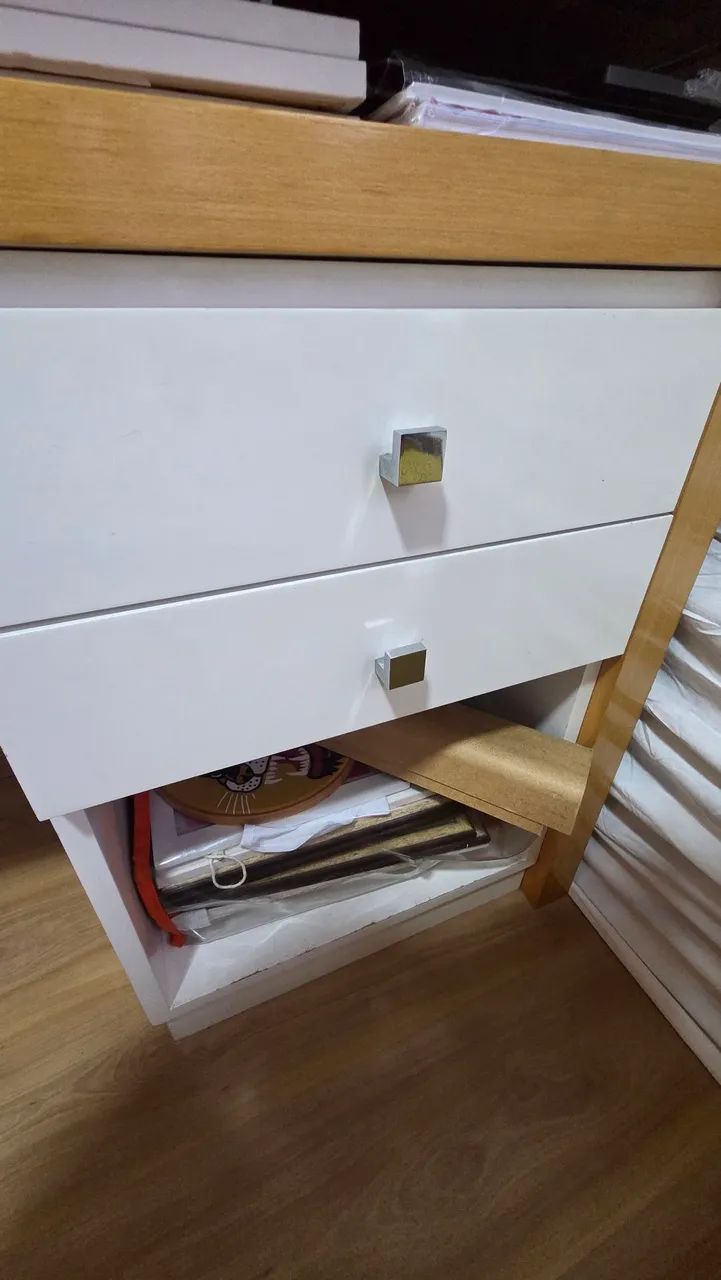 Mesa de escritorio com tampo de vidro - Foto 4