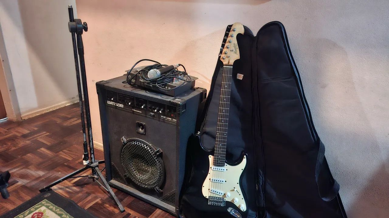 Guitarra e caixa de som