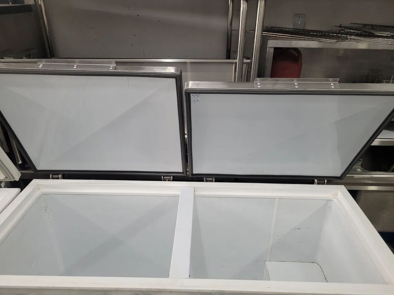 Freezer com tampa de inox  - Foto 3