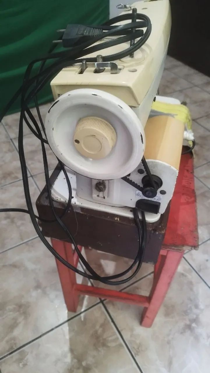 Vendo máquina Singer Zigzag  - Foto 3