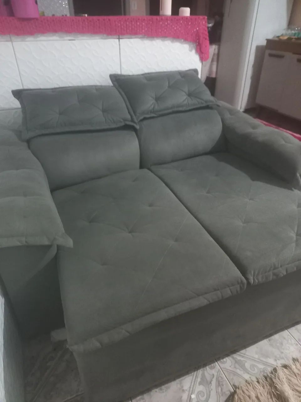 2-Seater Retractable and Reclining Sofa444757584234434560