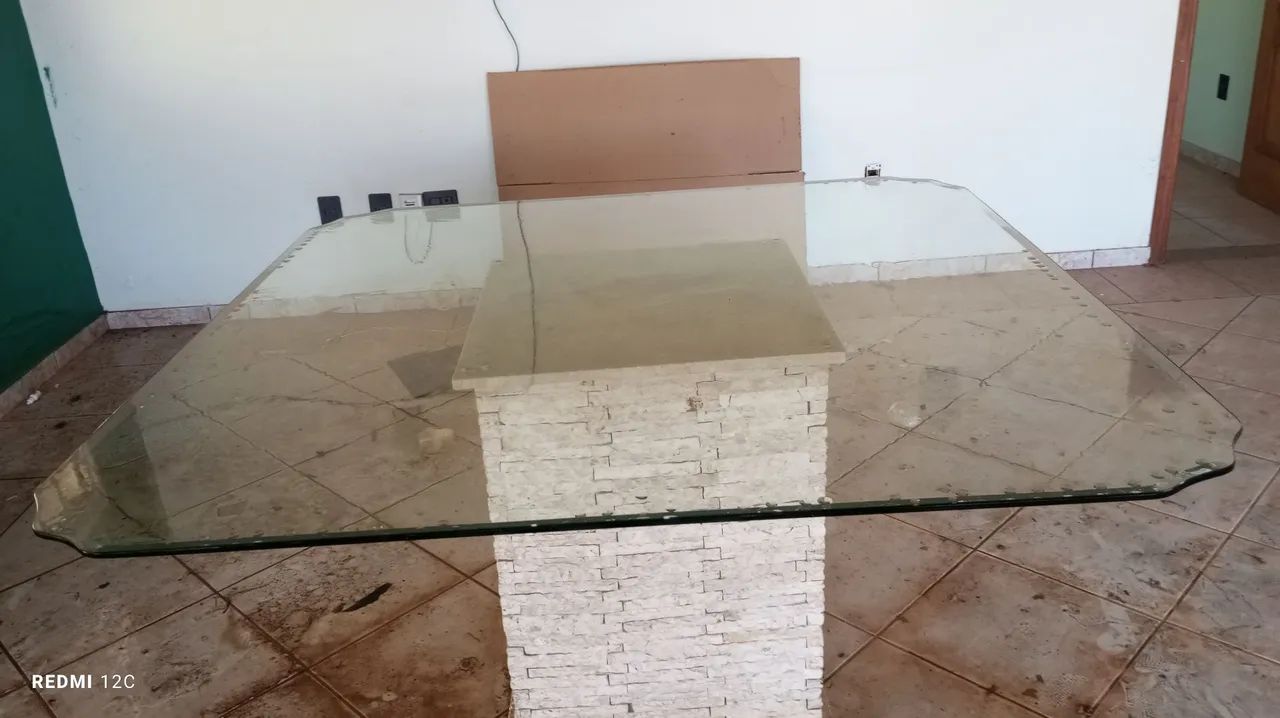 Mesa com tapão de vidro com base em mármore travertino  - Foto 5
