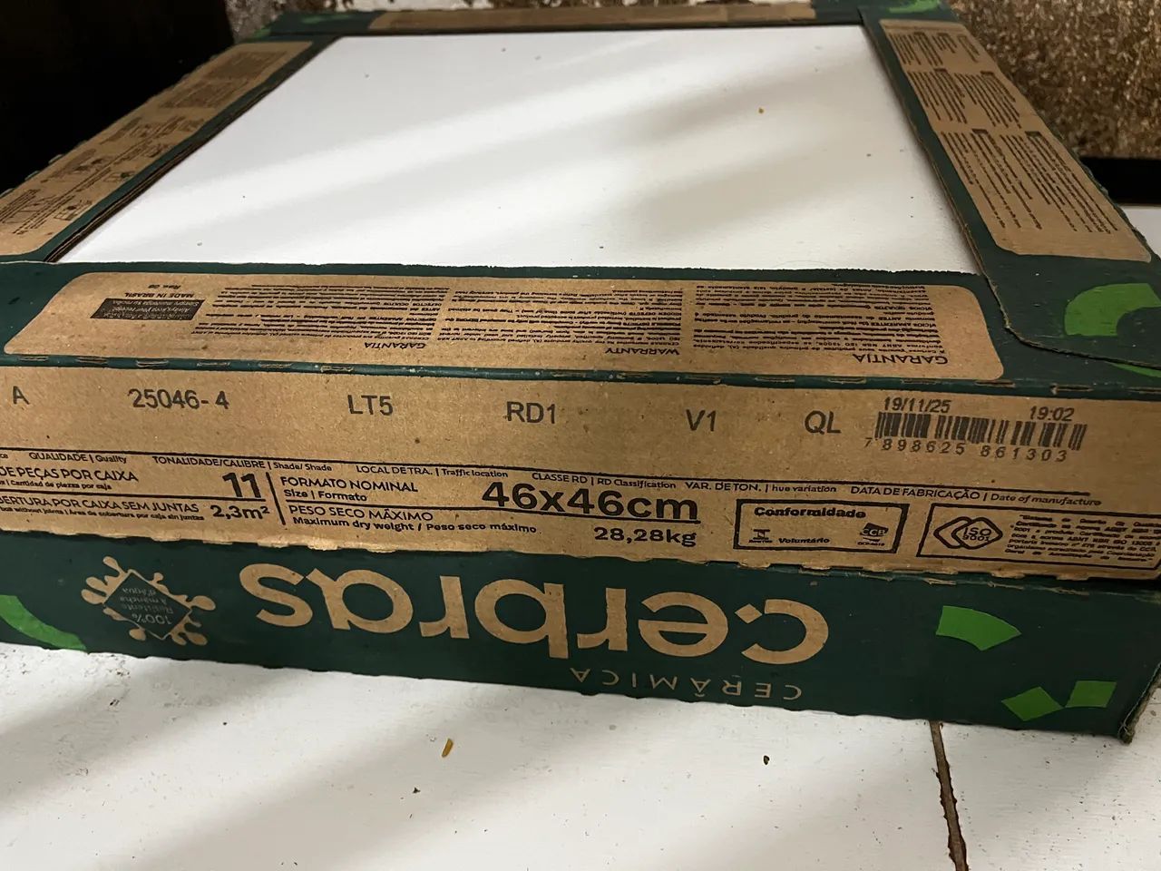 2 caixas com 11 pisos 46x46 (22 pisos - 2x 2,3m2) - Foto 2