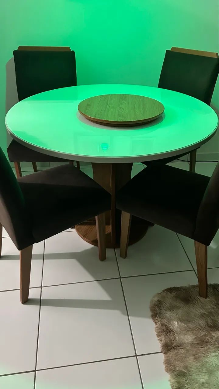 Mesa com 4 cadeiras e centro giratório  - Foto 2
