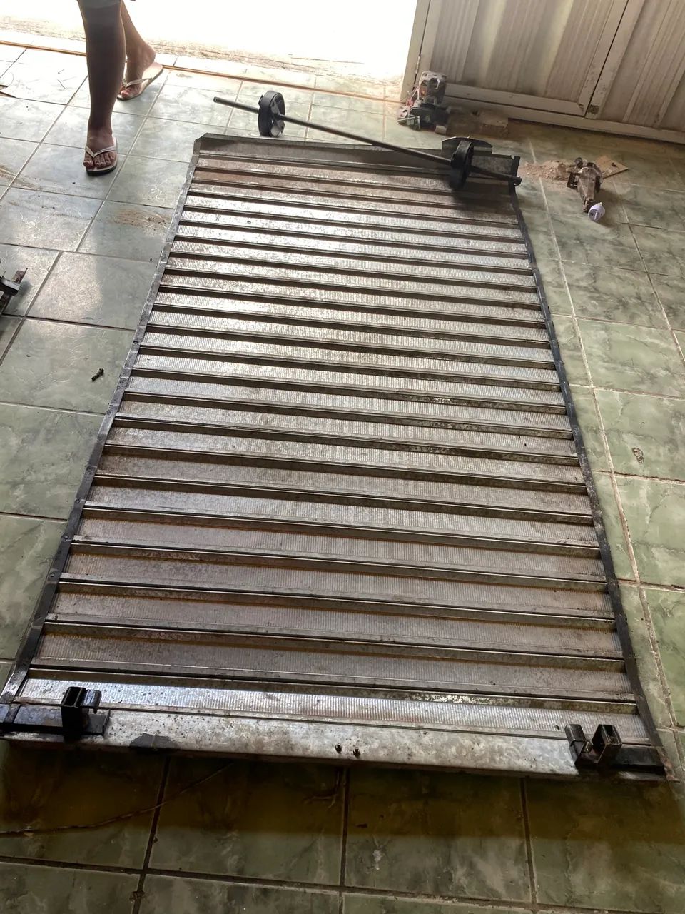 Complete Gate