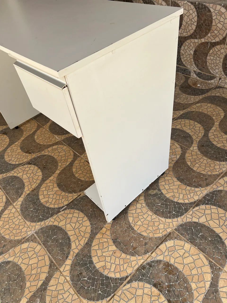 Escrivaninha ou mesa com gaveta ( usada) - Foto 2