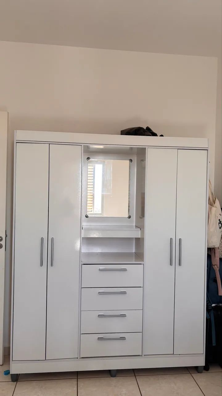 Guarda-roupa montado com Espelho - Foto 2