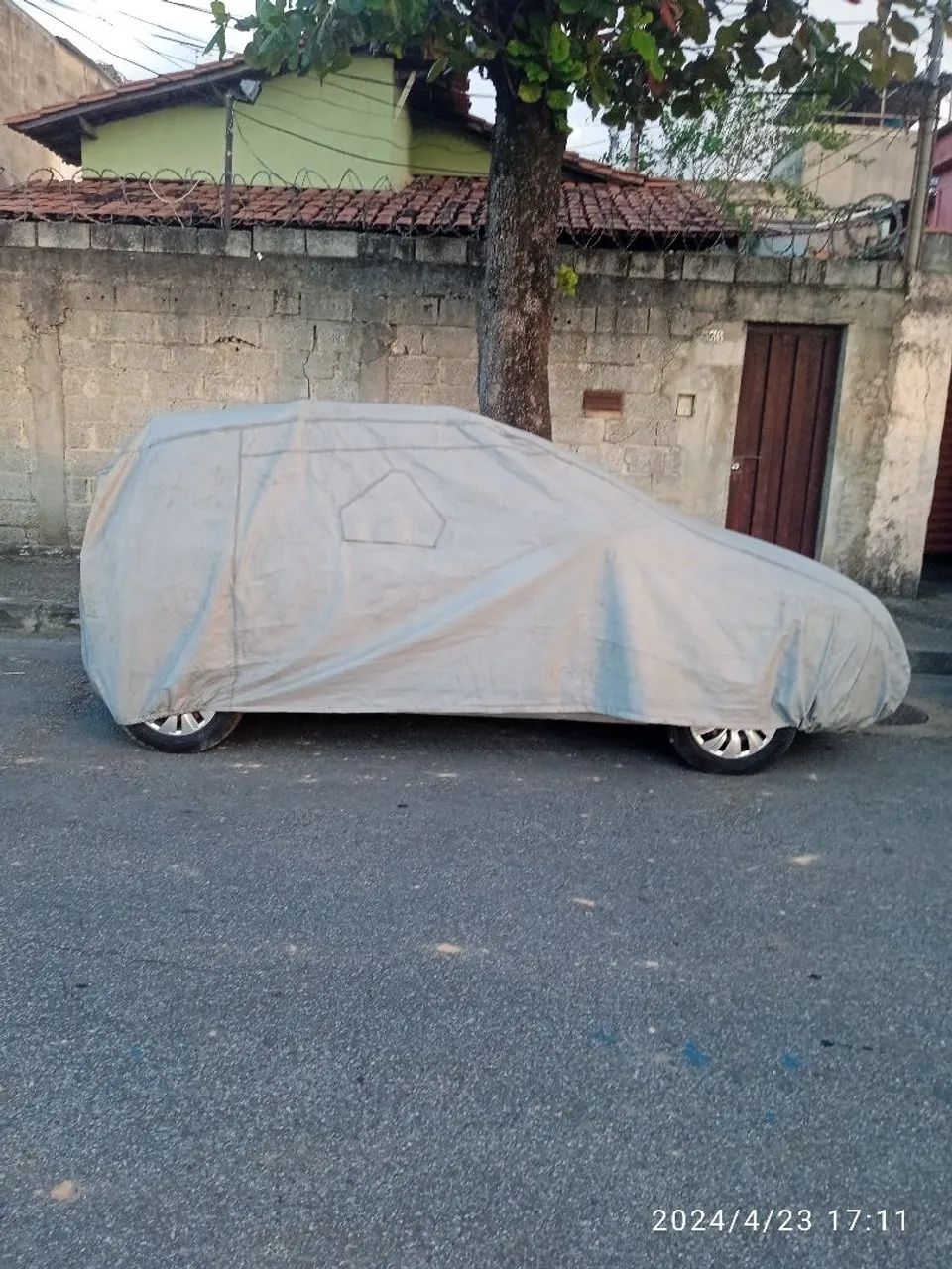 Uma capa para veículo  - Foto 2