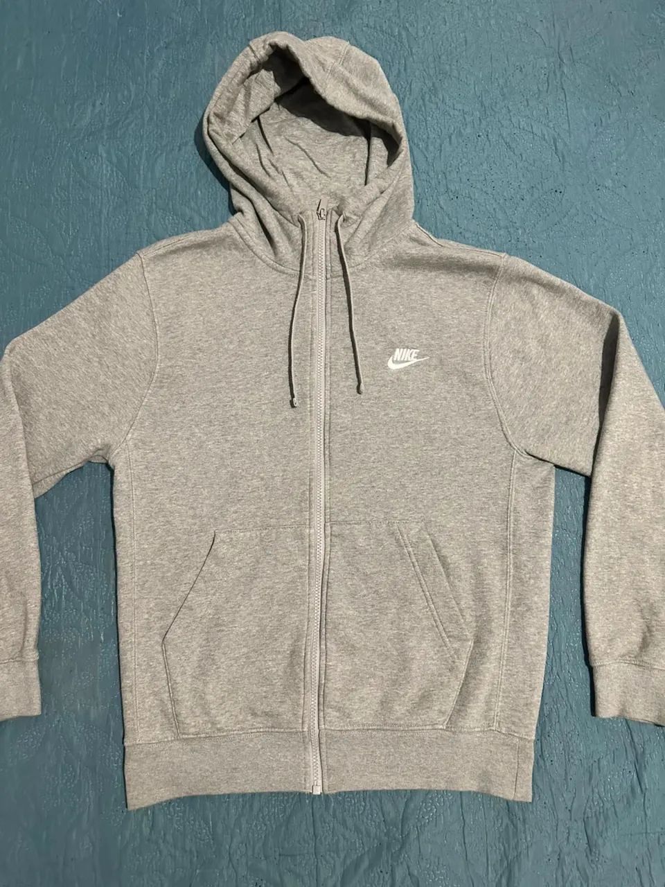 CASACO MOLETOM NIKE CLUB CINZA