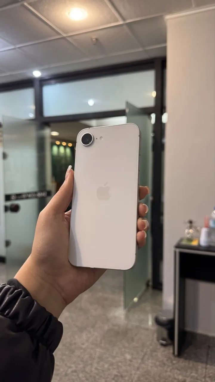 iPhone 16E Silver seminovo 128Gb