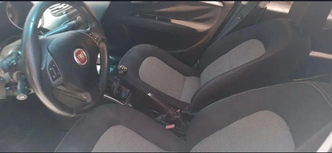 Fiat Linea Essence 1.8 Flex 16V 4P 2016 - Foto 3
