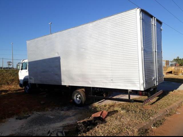 VW 8150 no baú - Foto 3