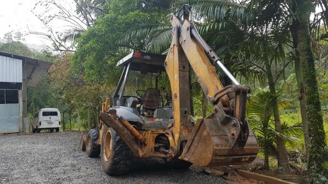 Vendo ou troco retro escavadeira 580L - Foto 3