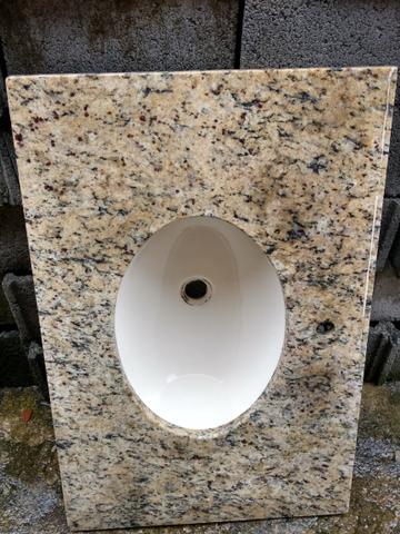 Pedra de granito com cuba