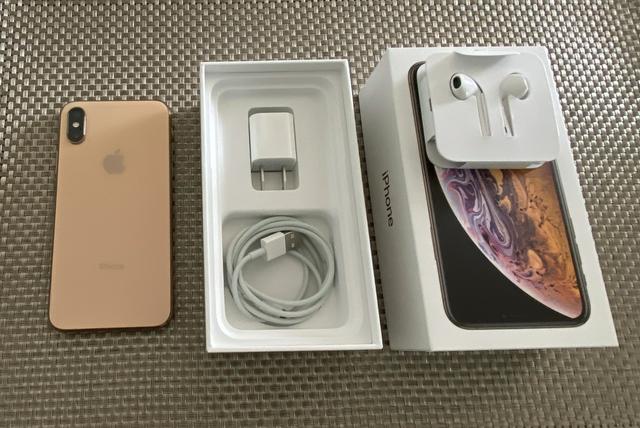 Vendo iPhone XS 64gb gold, na garantia