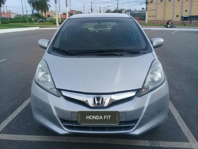 Honda fit muito bem conservado