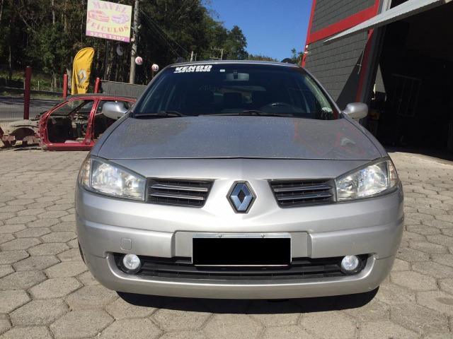 Megane Grantour 2.0 16v prata ano 2010 impecavel - Foto 2