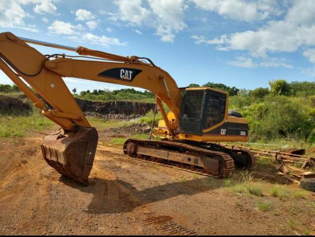 Escavadeira Caterpillar - Foto 2