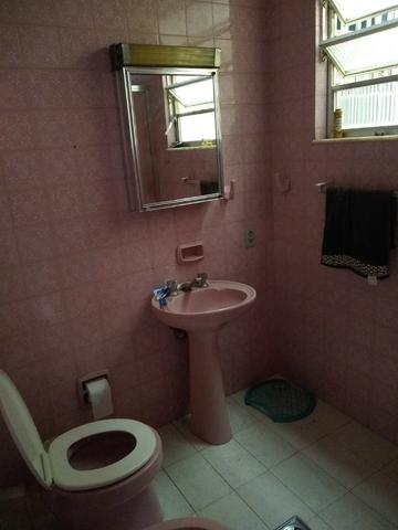 Excelente casa no centro de Realengo na rua professor Carlos Venceslau - Foto 18