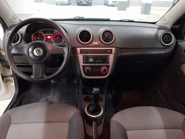 A - Volkswagen Voyage 1.6 - Flex - 2012 - Foto 8