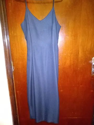 Vestido preto comprimento midi, tamanho P