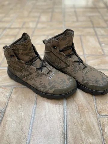 Bota best sale oakley camuflada