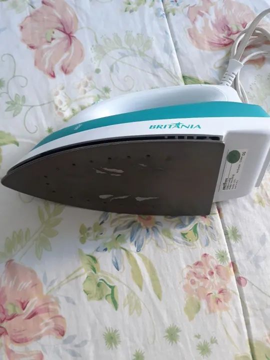 Ferro de passar Britânia 