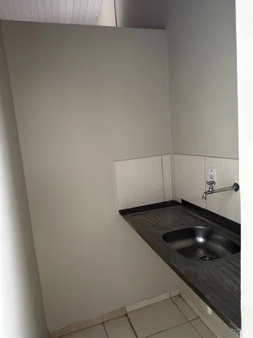 Locação. Imóvel comercial. 170 m2. Situado na Rua Floriano Peixoto, 214 px a Jaime Brasil. - Foto 2