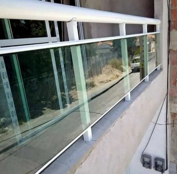 Lindos Guarda corpo em vidro e alumínio branco. Lindos - Foto 5