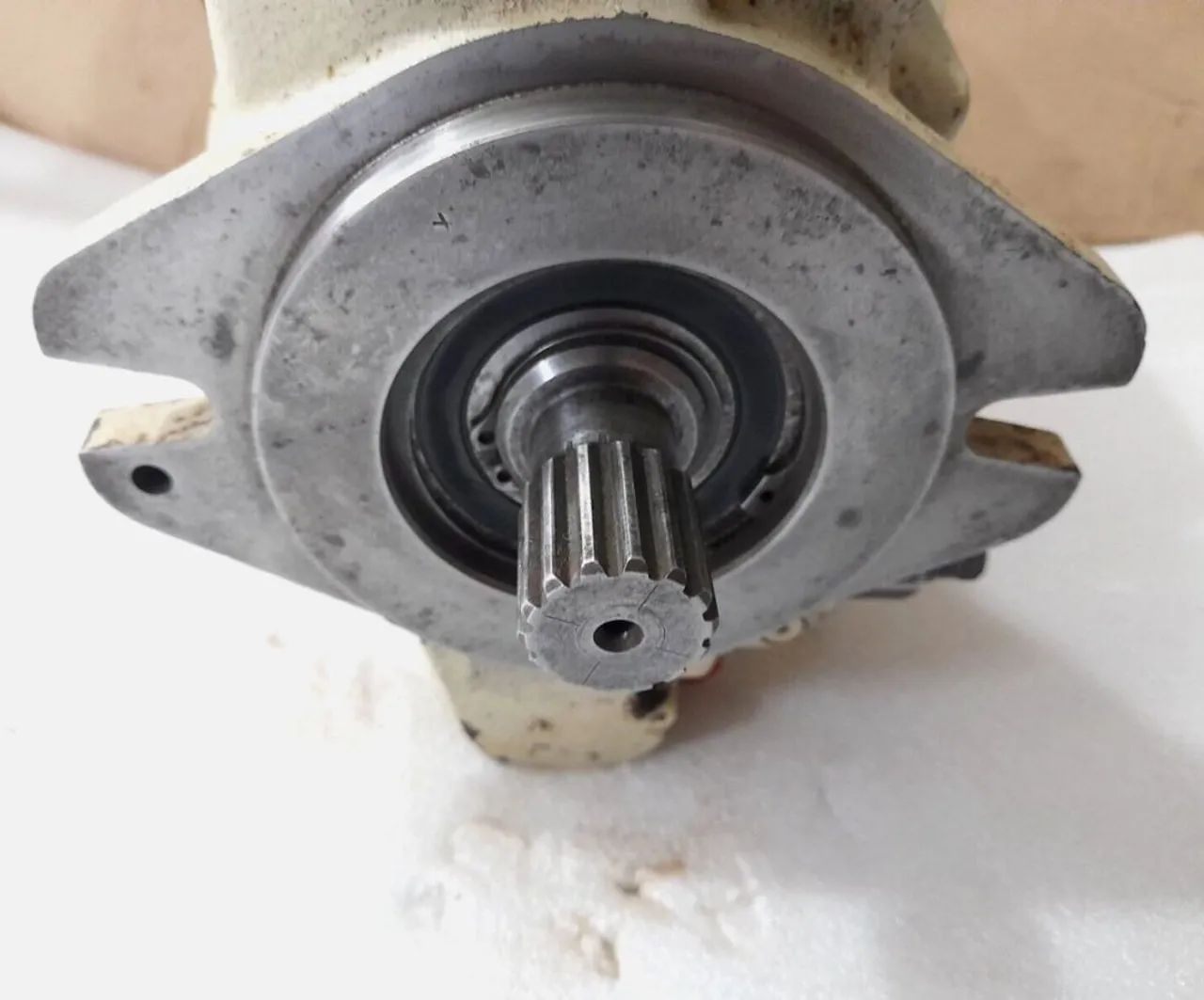 BOMBA HIDRÁULICA PARKER PAVC100R2M ALTA POTÊNCIA MEGA VAZÃO AJUSTÁVEL. - Foto 2